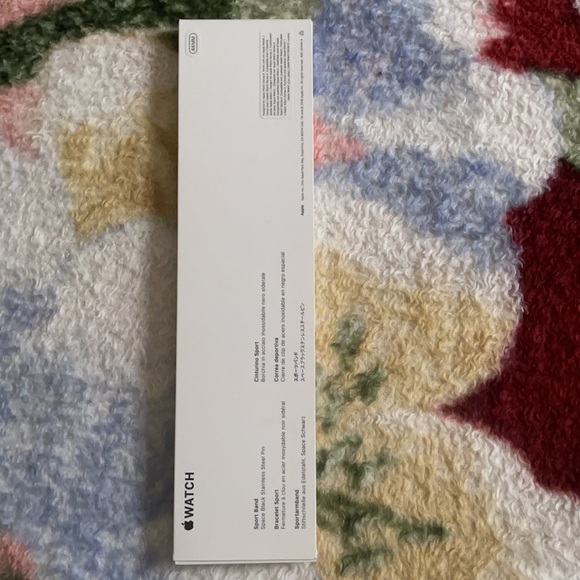 44mm Apple Black Sports Band - Picture 2 of 4